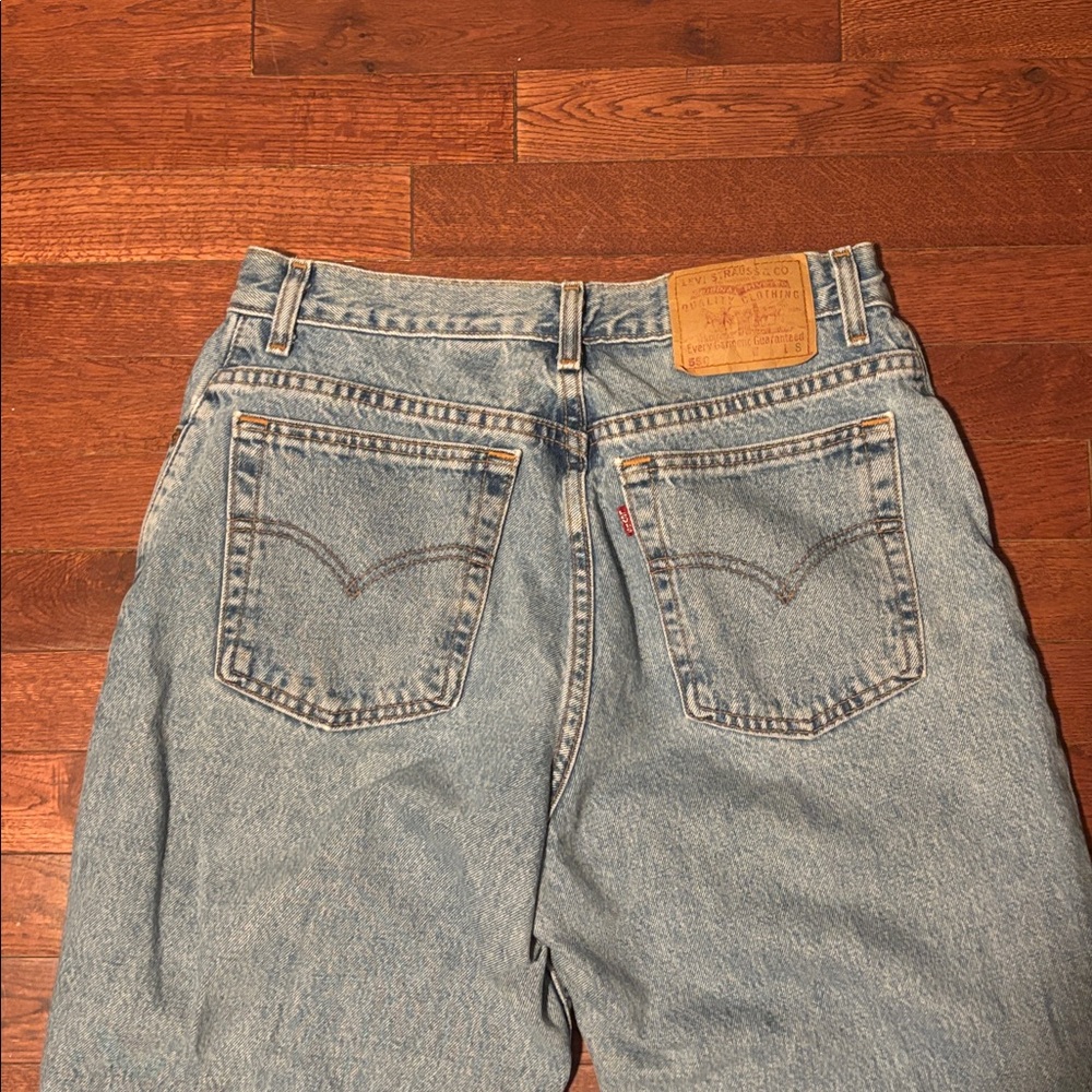 Levi’s Classic Blue Denim Jeans Women’s Size: 12 Short Relaxed Fit - Picture 6 of 7